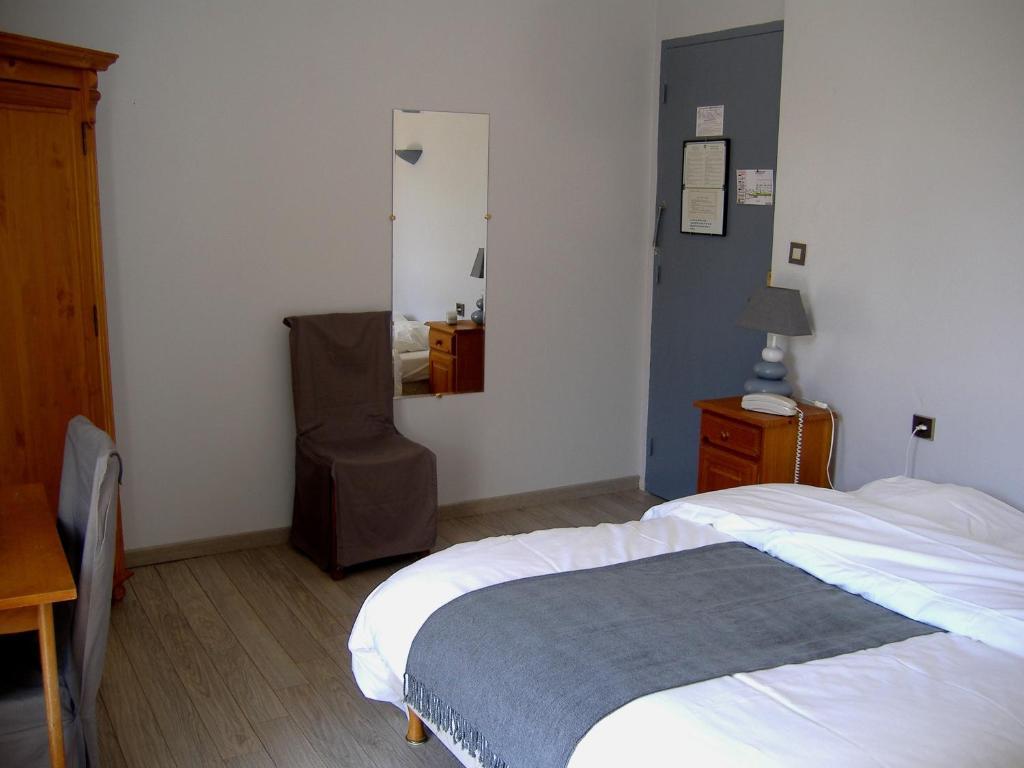 Auberge De L'Escargot D'Or Dieulefit Habitación foto